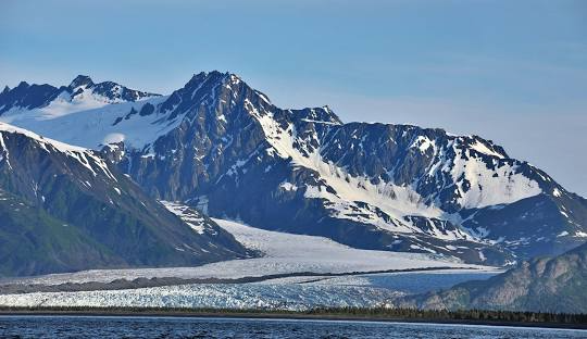 صورة لجبال الاسكا